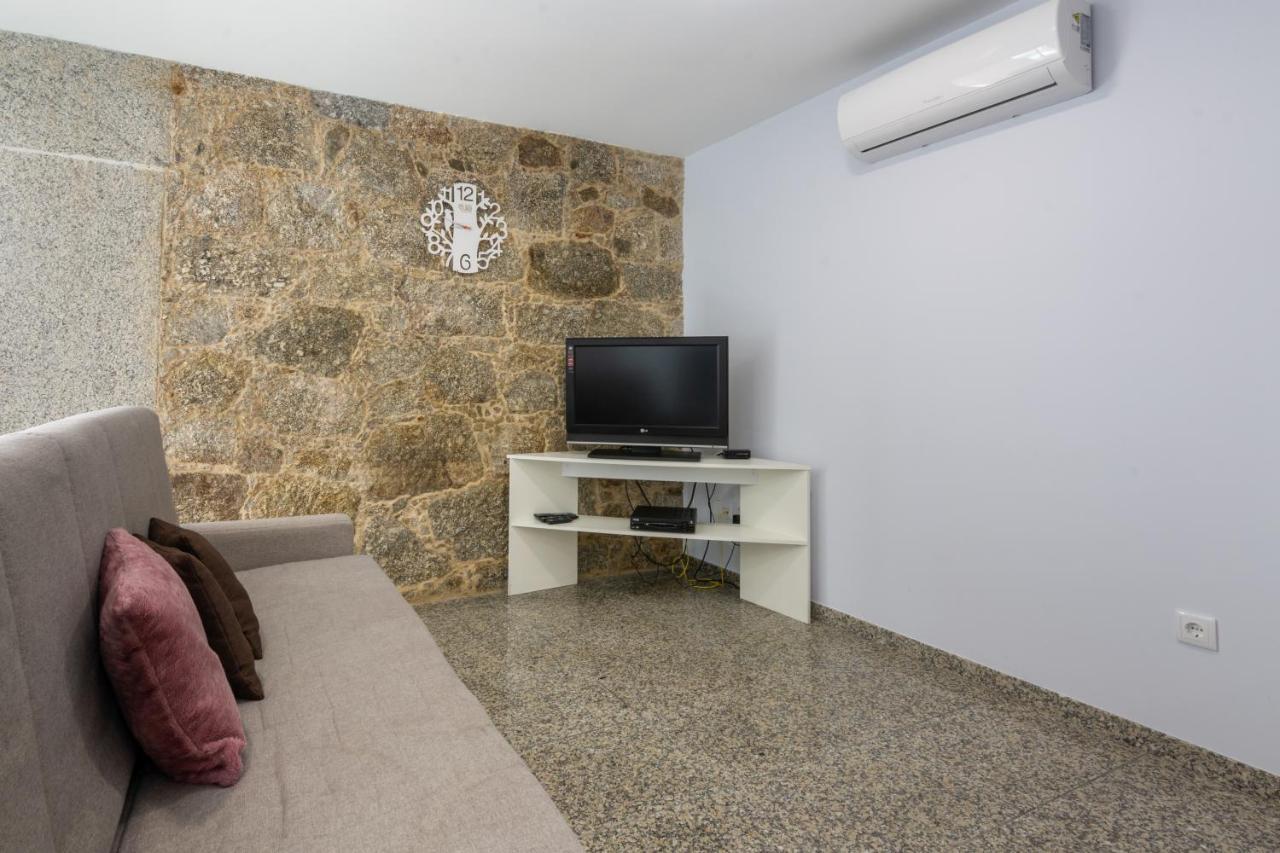 Aldeamento Casas Do Alto Do Vez Lägenhet Balouta Exteriör bild